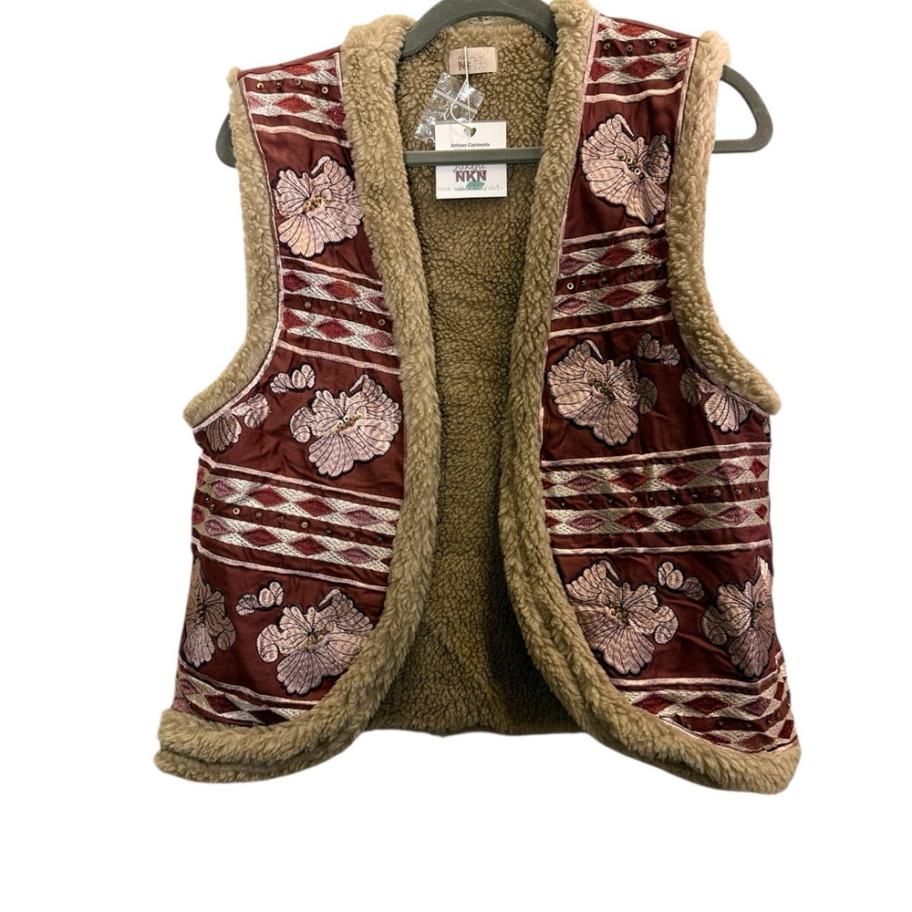 NKN Nekane Ramya Rose Burgundy Embroidered Sherpa Vest Sz M